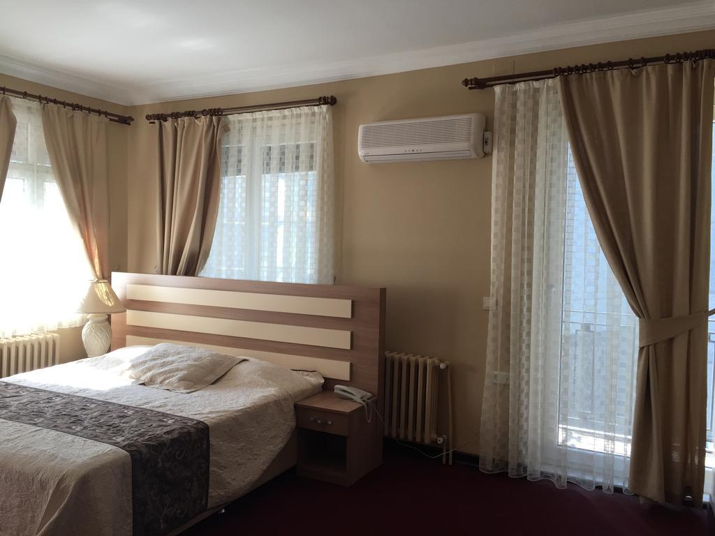 Hotel Mercan Адана Стая снимка